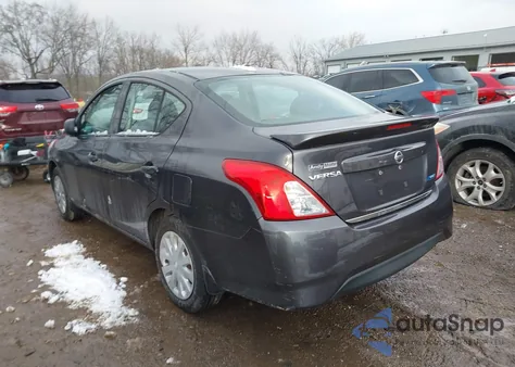 2015 Nissan Versa 1.6 S+ z USA, uszkodzony, nr VIN 3N1CN7AP3FL882010